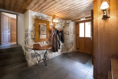 Hall_02